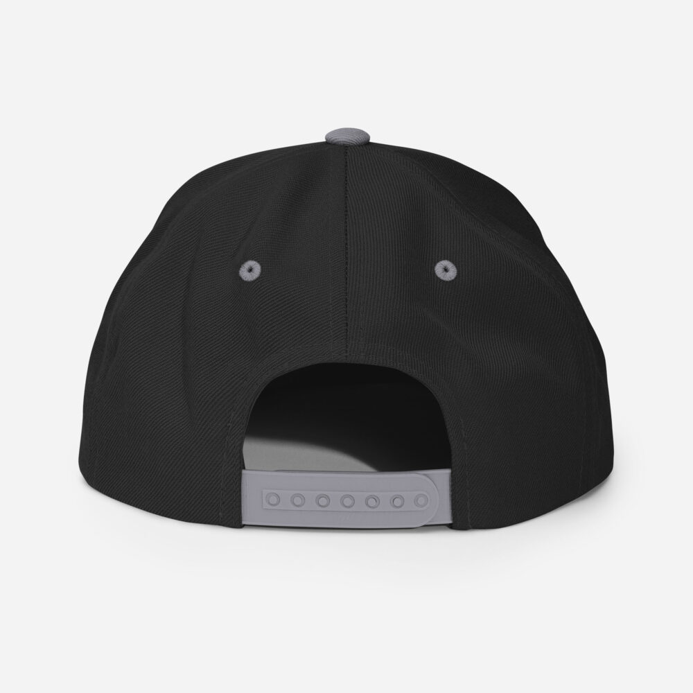 classic-snapback-black-silver-back-65fccf24ca3e8.jpg